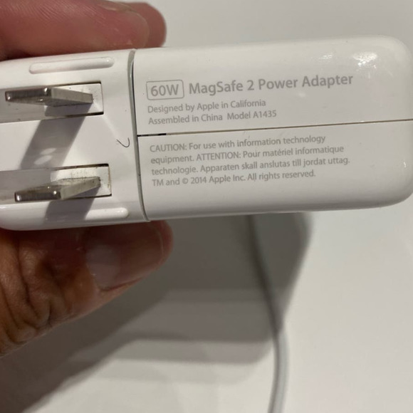 60S MagSafe 2 Power Adapter for MacBook Model A1435 - Picture 2 of 4
